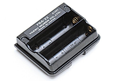 Pojemnik na baterie alkaliczne YAESU FBA-23